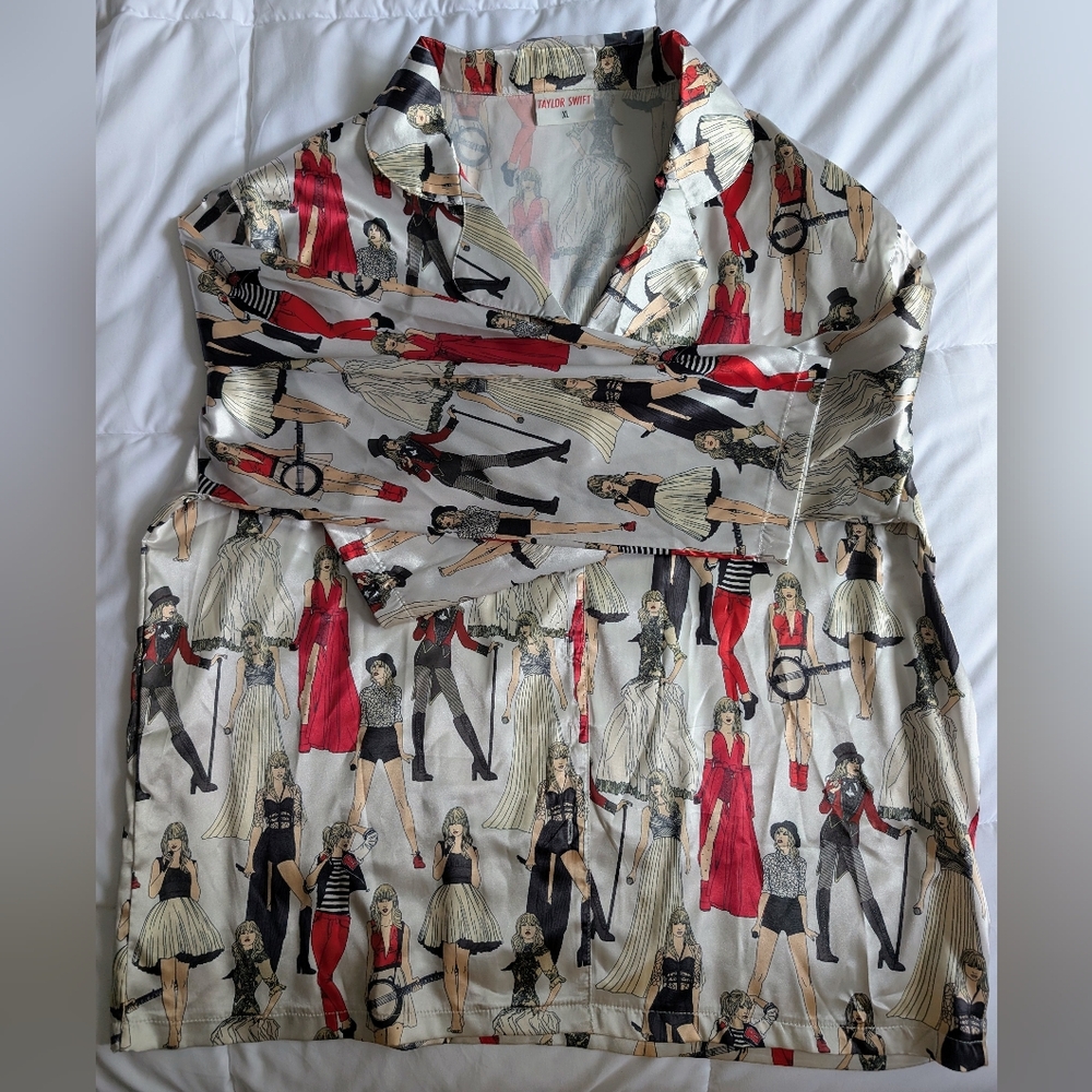 Taylor Swift The Era's Tour Red Era Multicolour Satin Pajama Set